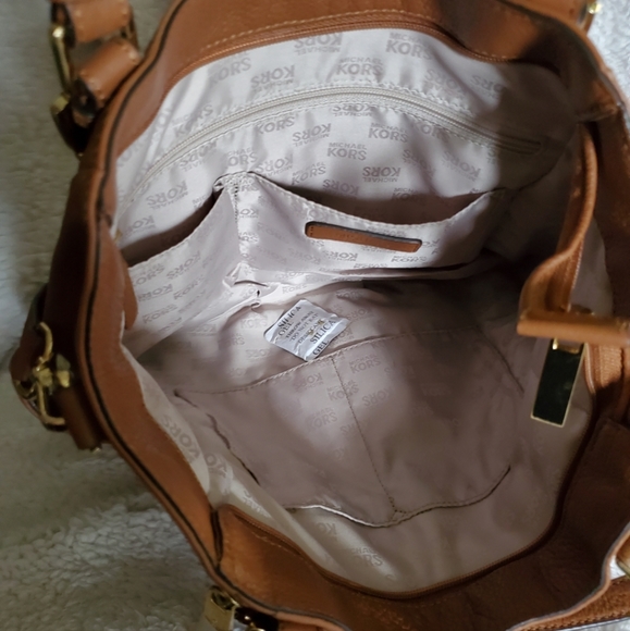 NEW MICHAEL KORS LEATHER BAG - Picture 2 of 8